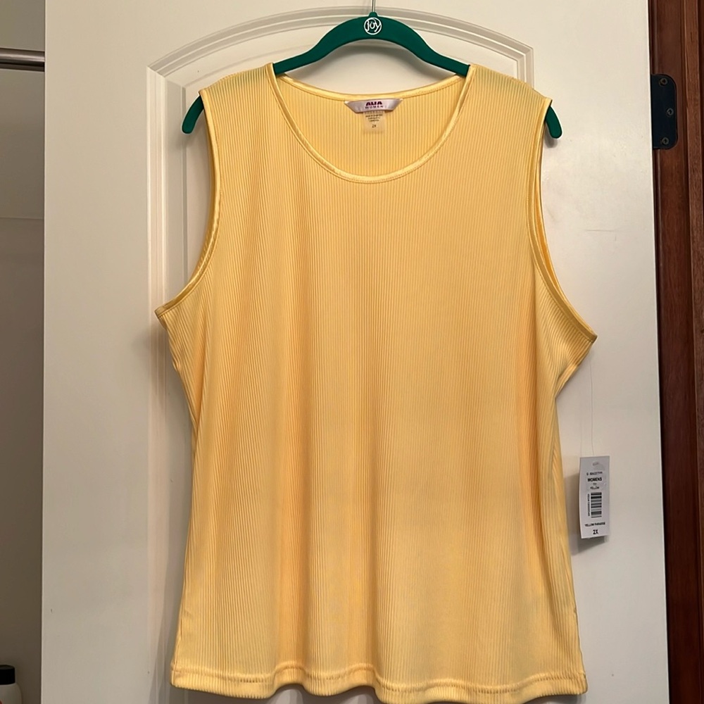 NWT Yellow ribbed tank top by ALIA.
